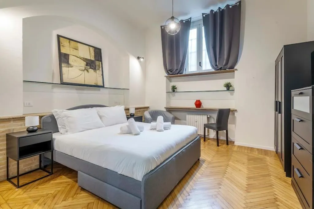 Comfortable 3 Bedrooms Apartment Few Steps From Duomo Milano Italien