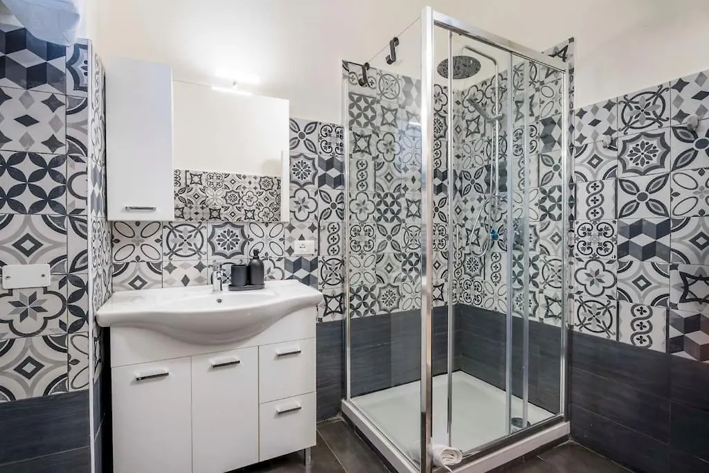 Comfortable 3 Bedrooms Apartment Few Steps From Duomo Milano