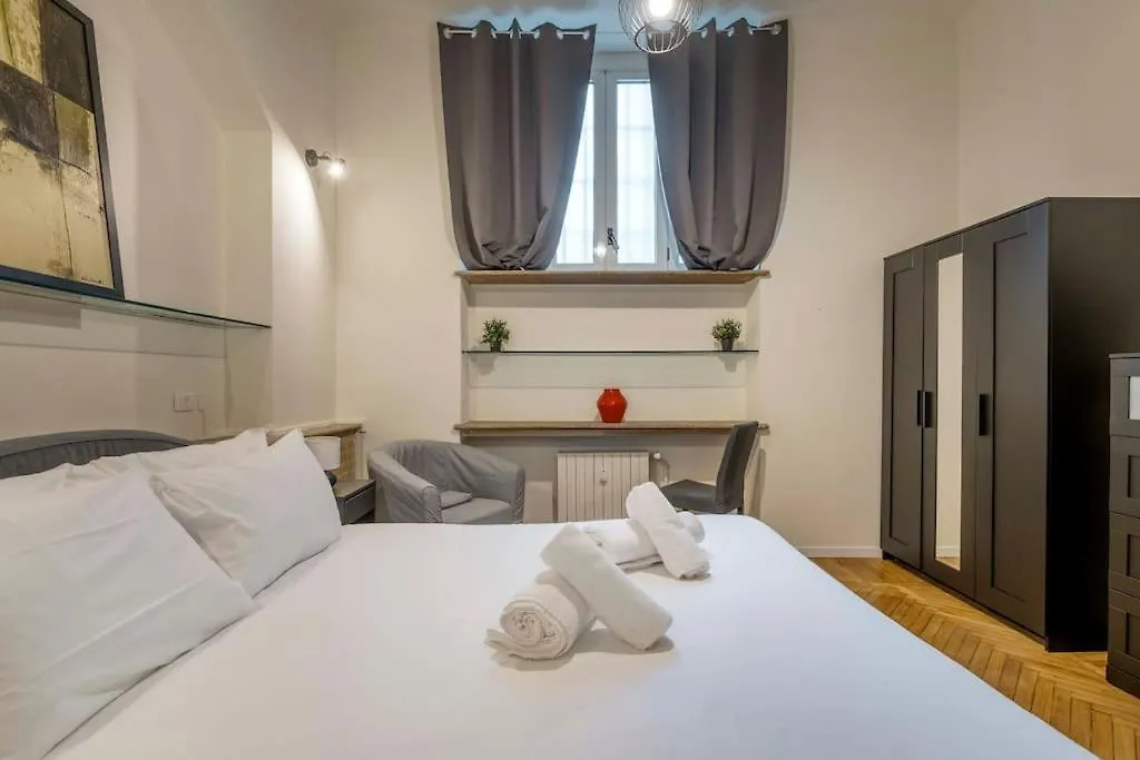 Comfortable 3 Bedrooms Apartment Few Steps From Duomo Milano
