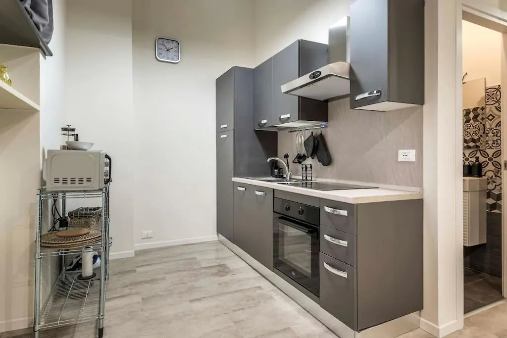 Comfortable 3 Bedrooms Apartment Few Steps From Duomo 米兰