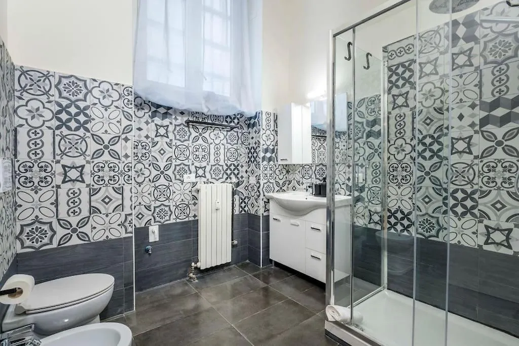 Comfortable 3 Bedrooms Apartment Few Steps From Duomo 米兰